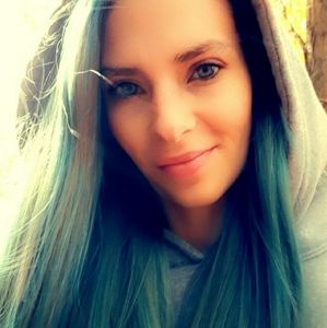 Meet your Posher, Alicia